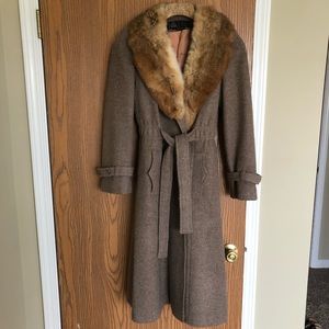 Vintage J.Gallery 100% wool coat with fur trim